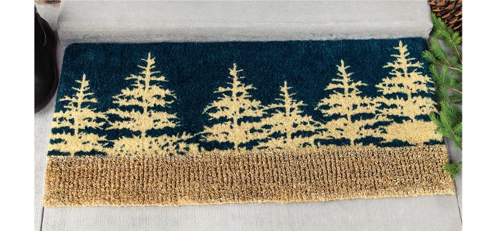 Olive & Cocoa's Nordic Nights Estate Mat is a welcome gift for Christmas 2022