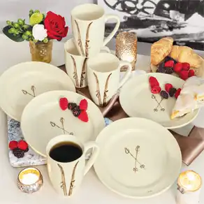 Aprés Plates & Mugs Set