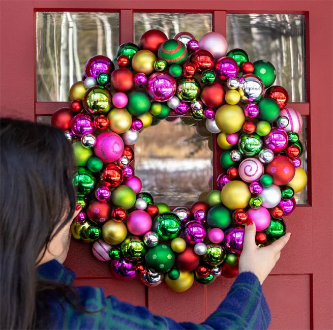 Christmas gifts and décor