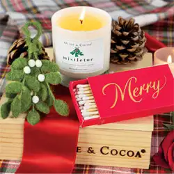 Olive & Cocoa Mistletoe Candle & Ornament Set