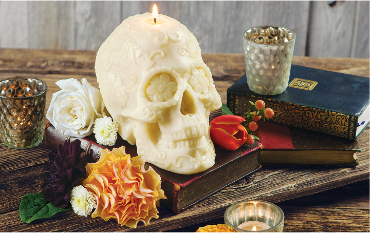 Blanc Macabre Skull Candle 