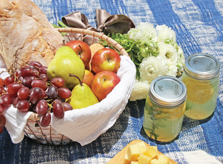 How to Plan a French Inspired Picnic