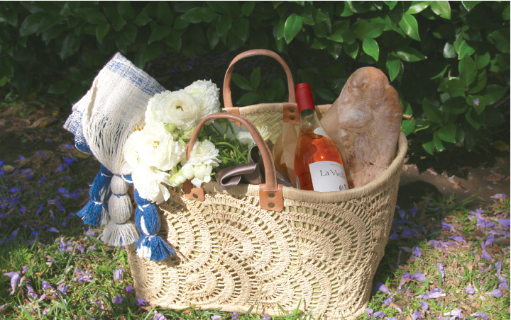 How to Plan a French Inspired Picnic