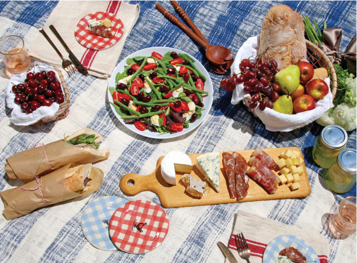 How to Plan a French Inspired Picnic