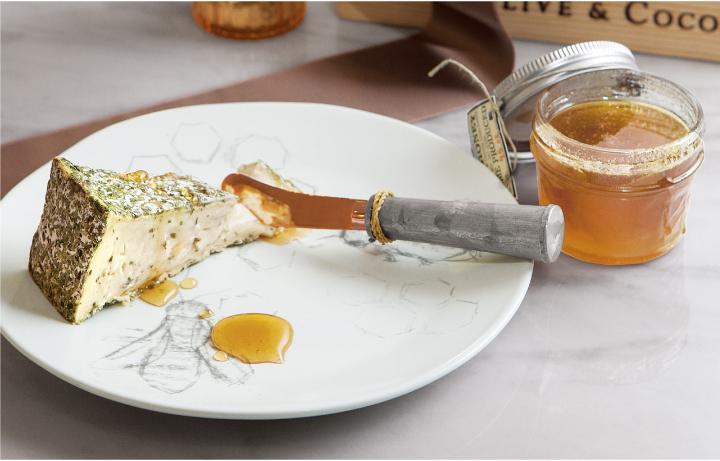 The Perfect Snack: Rosemary and Honey Cheese Ball