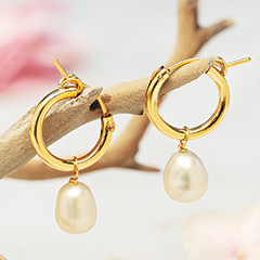 Pearl & Gold Hoop Earrings