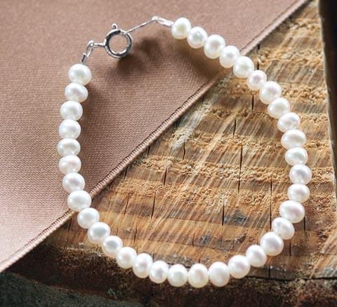 Keepsake Pearl Baby Bracelet