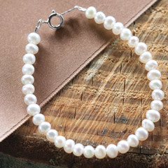 Keepsake Pearl Baby Bracelet