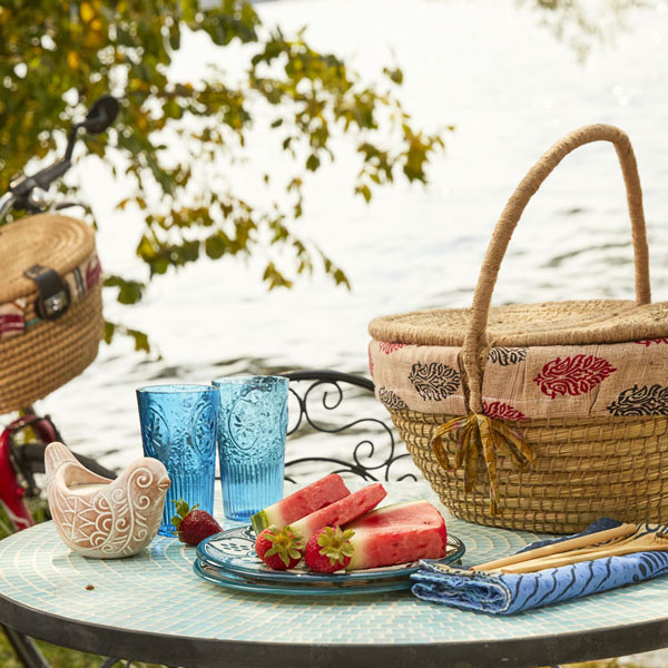 Your Picnic Essentials List: 12 Must-Haves For A Perfect Picnic 