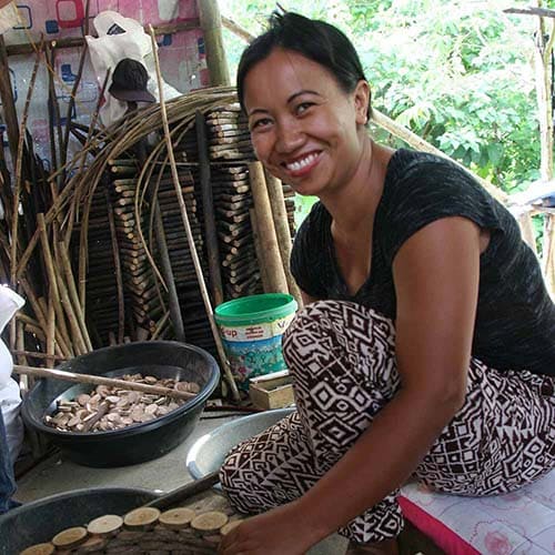 Handcrafters in the Philippines 