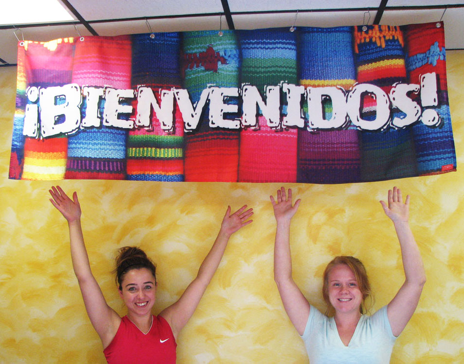¡Bienvenidos! Banner with Clips