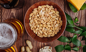 Peanut Pairing Perfection: The Best Drinks to Enjoy with Virginia Peanuts