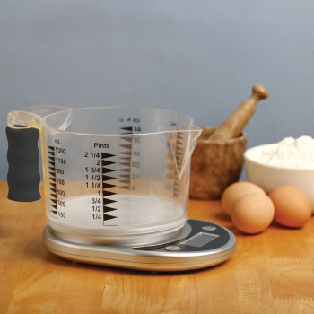 Talking Kitchen Scale with Easy-To-See Measuring Jug Talking Kitchen Scale with Easy-To-See Measuring Jug
