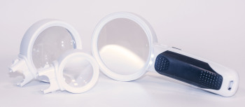 2 LED Magnifier with 3 Interchangeable Lens 2 LED Magnifier with 3 Interchangeable Lens