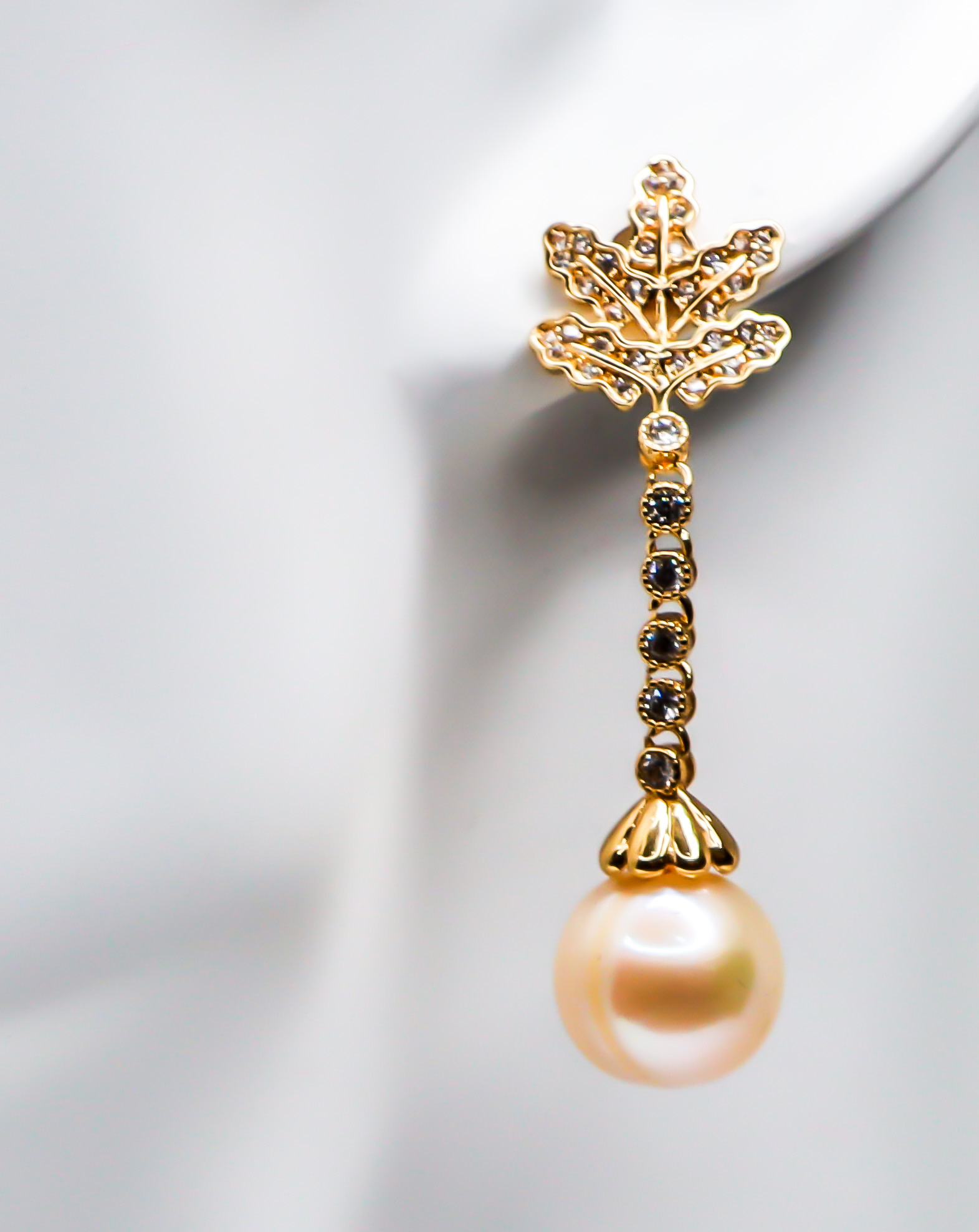 Gold Earrings - Leaf and Pearl