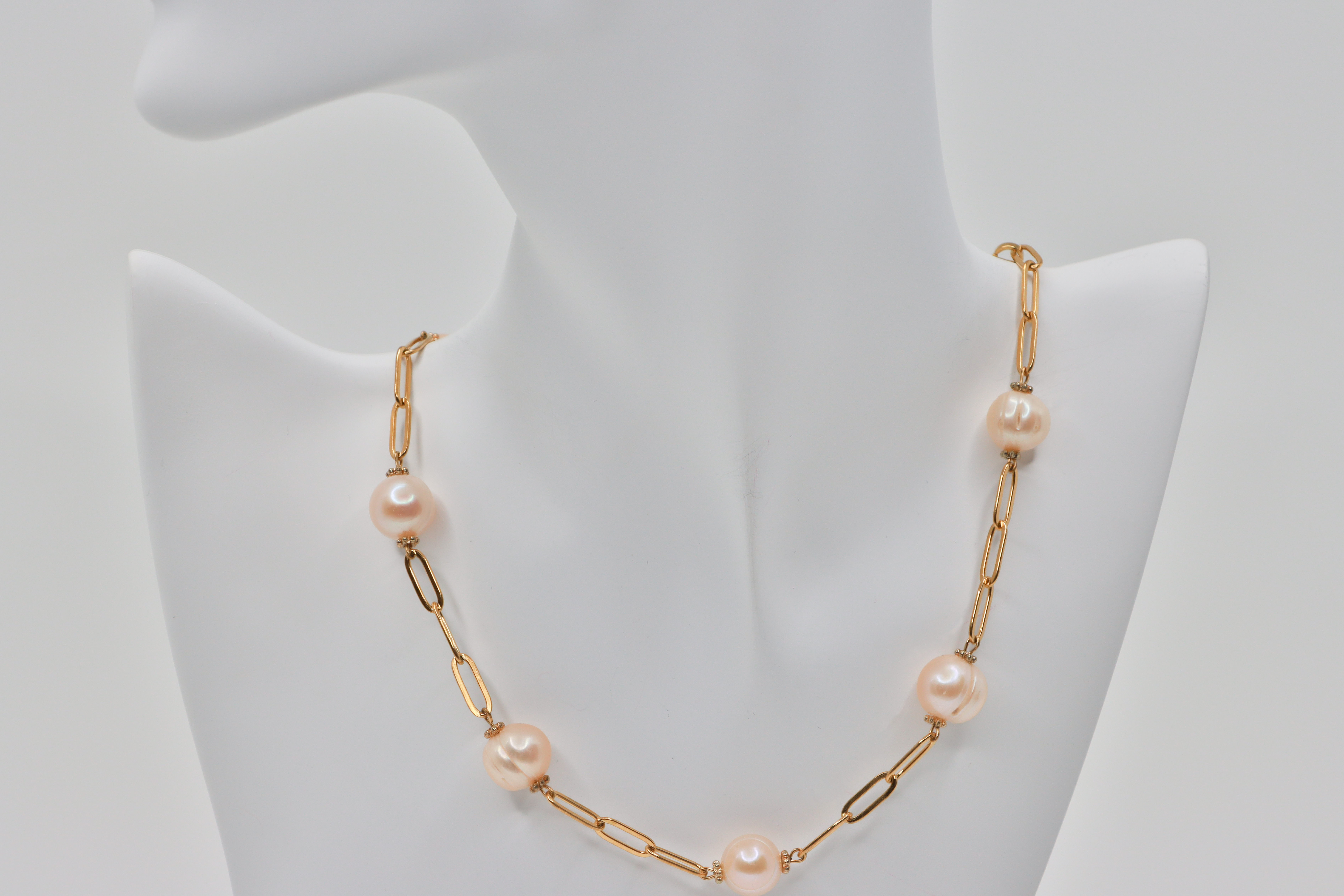 Necklace - Pearl Elegance